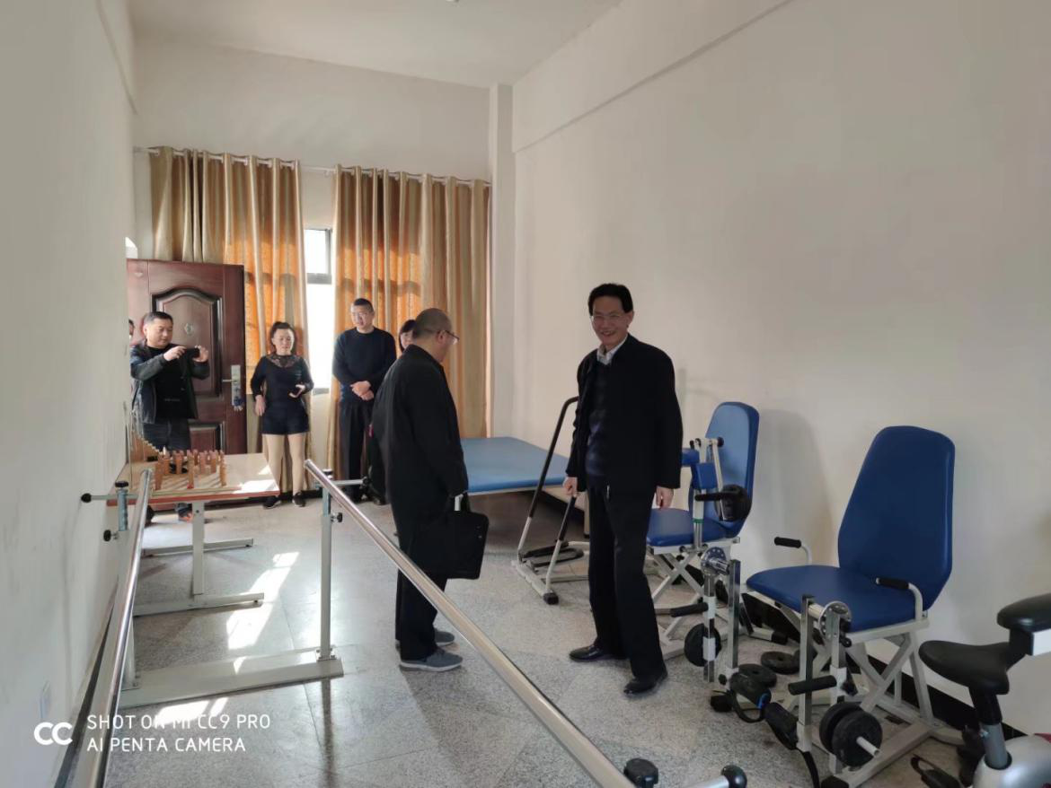湘西自治州残联调研部分县市残疾人康复工作(图2)